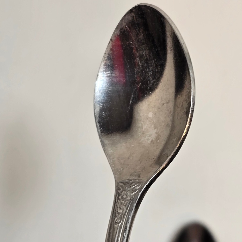 Wm. Rogers & Son Stainless Silverware Glacon Pattern "INS595" Iced Teaspoon - Picture 4 of 5